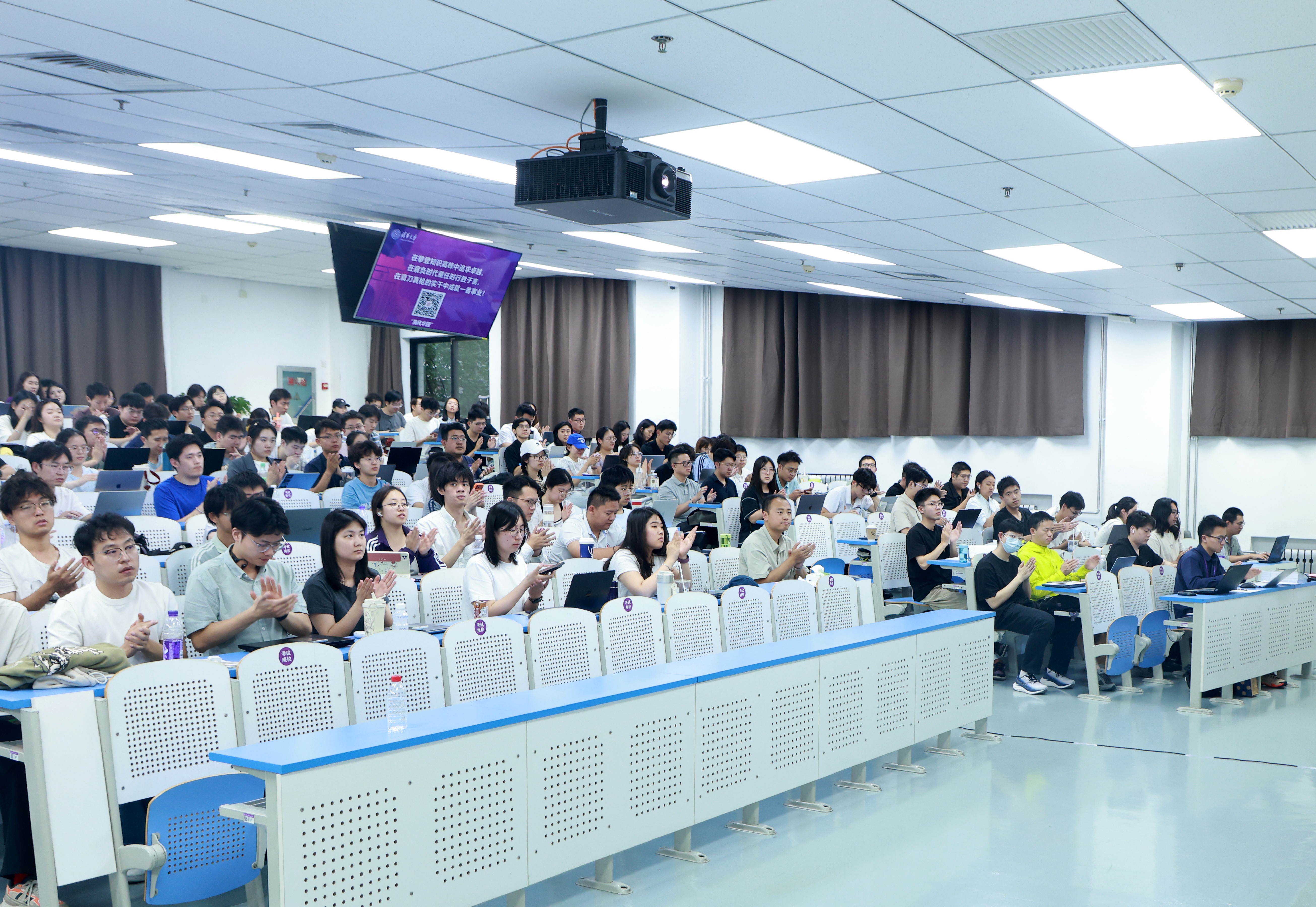 20260930-beat365中国官方网站举行2026年研究生德育工作助理上岗培训-思教办-培训会现场1.jpg